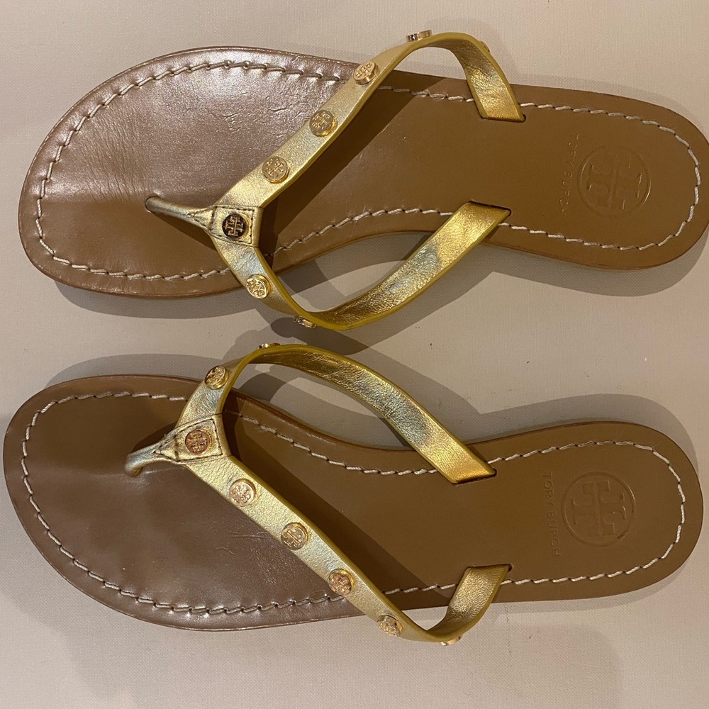 Tory Burch Ricki Logo-Stud Thong